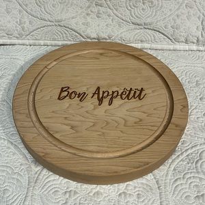 Maple Leaf at Home Bon‎ Appetit round cutting board